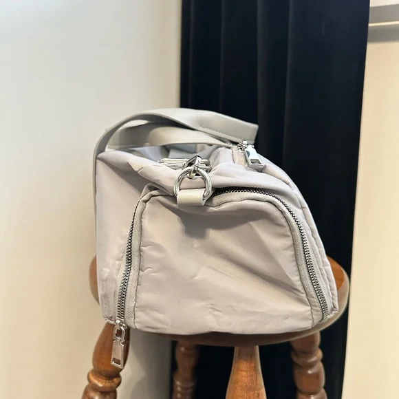 Small Women’s/ Kids Duffel/ Gym/ Dance Bag - Grey - Picture 3 of 4